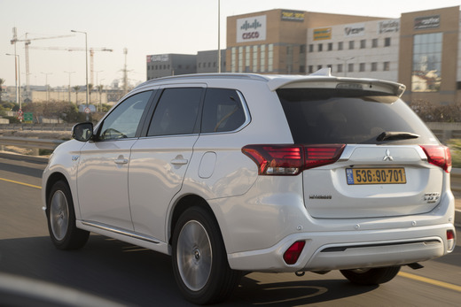 מיצובישי אאוטלנדר PHEV 